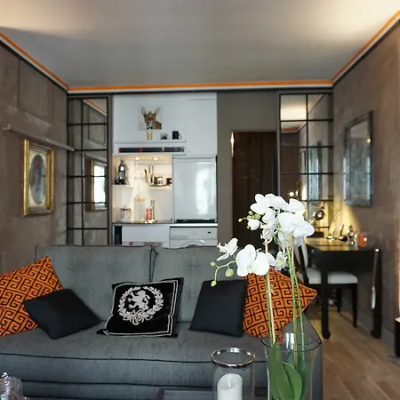 Champs Elysees - - 8 Apartment *